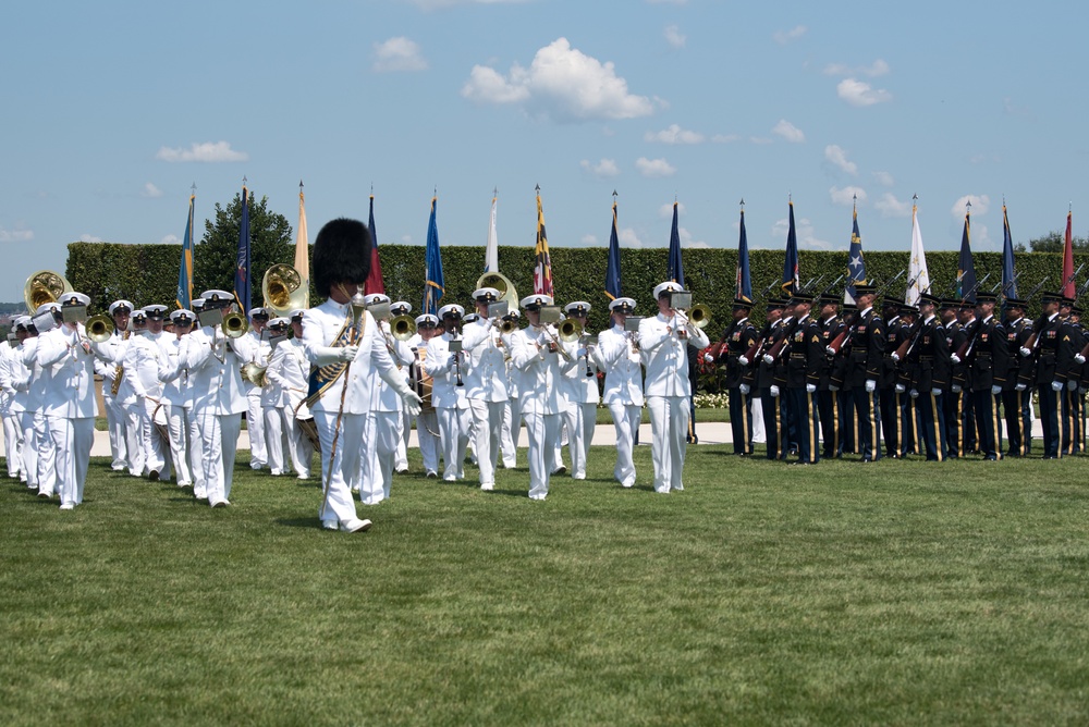 POTUS and VPOTUS participate in a welcome ceremony for SD Esper