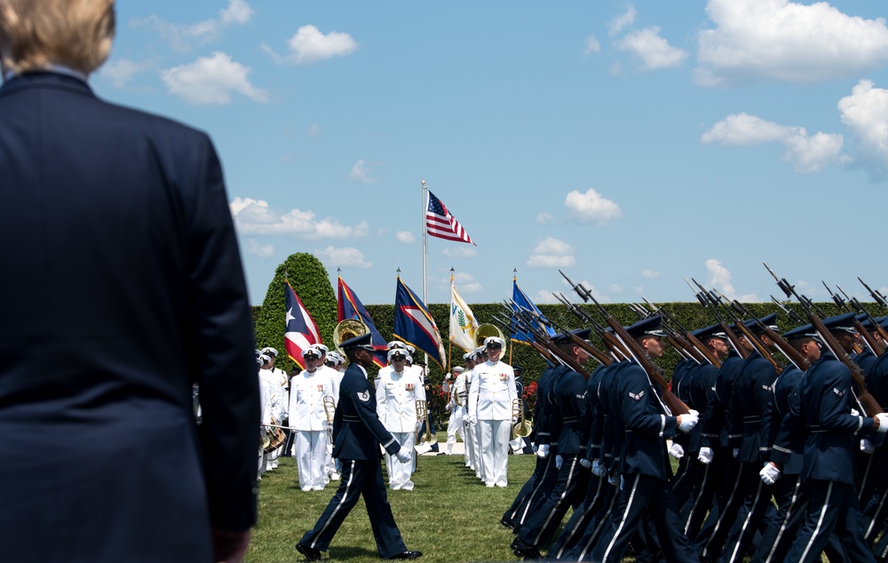 POTUS and VPOTUS participate in a welcome ceremony for SD Esper