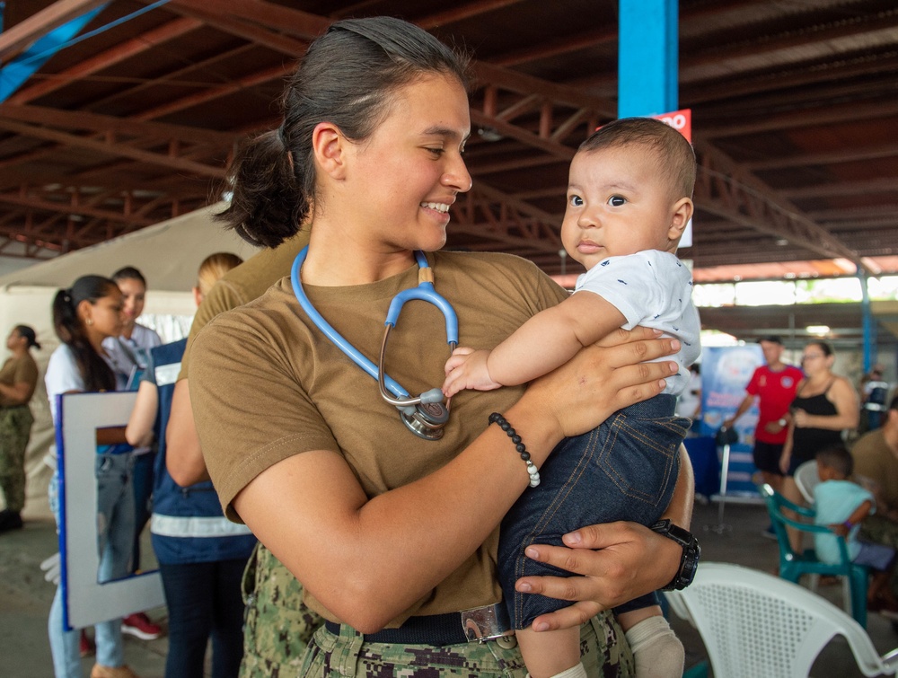 Crew of Comfort Provides Medical Aid in Costa Rica