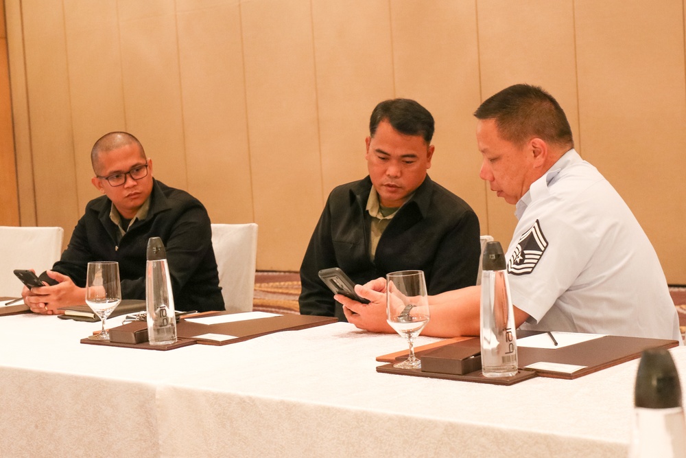 Hawaii National Guard and the Armed Forces of the Philippines enhance their relationship during an information exchange.