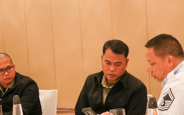 Hawaii National Guard and the Armed Forces of the Philippines enhance their relationship during an information exchange.