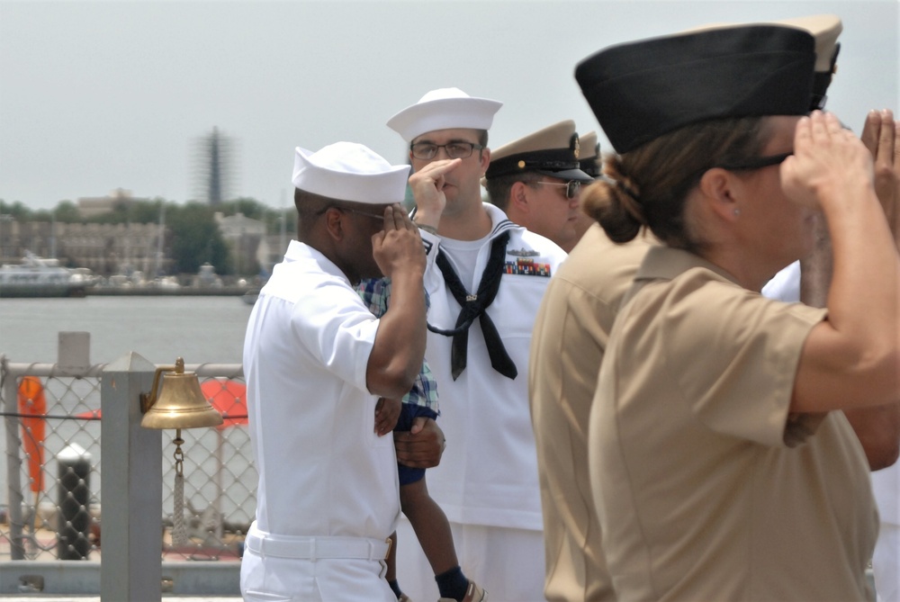 Naval Museum hosts a commissioning ceremony