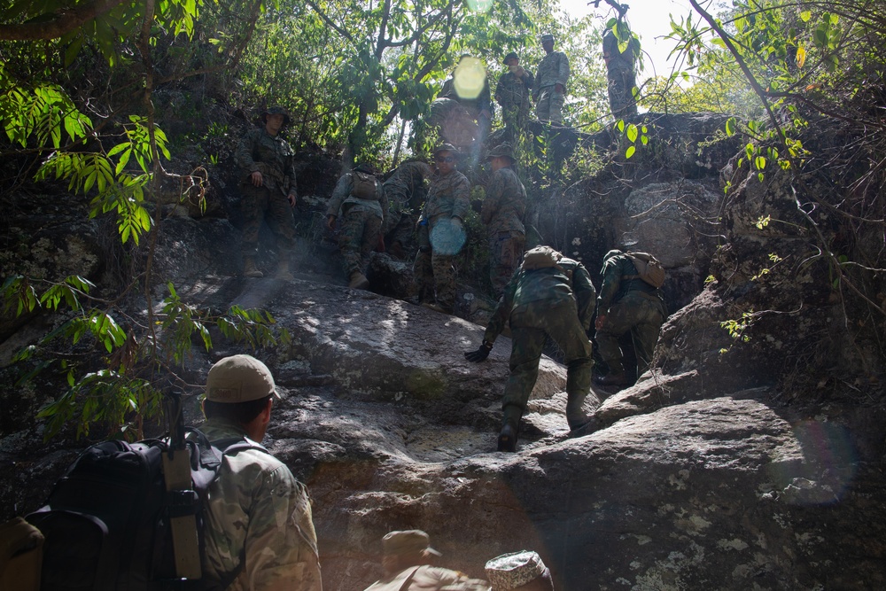 Brazilian, Colombian military leaders provide jungle training to U.S. service members