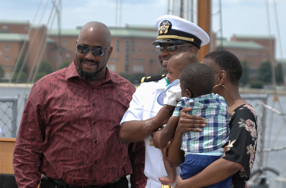 Naval Museum hosts a commissioning cermeony