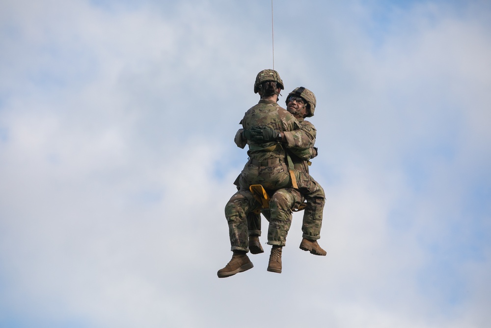 25ID Aeromedical Evacuation Hoist Training