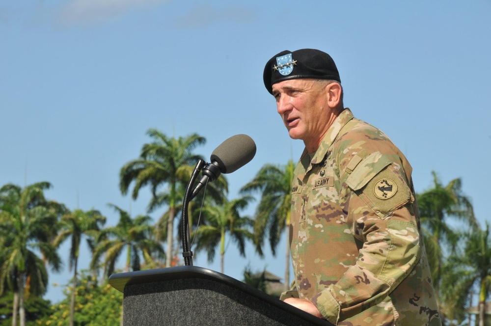 311th Signal Command (Theater) Change of Command