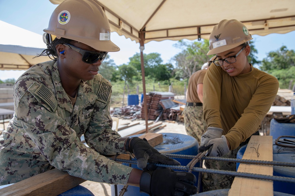 U.S. Navy Seabees Construct New School for Colombian Indigenous Tribe