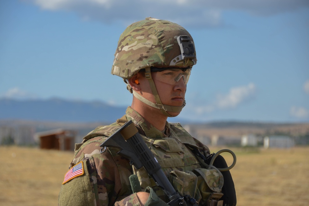 2/2CR conducts an M4 rifle zero qualification