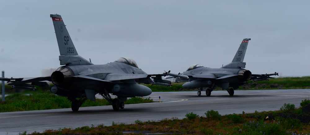 IAS19 crew conducts scramble training