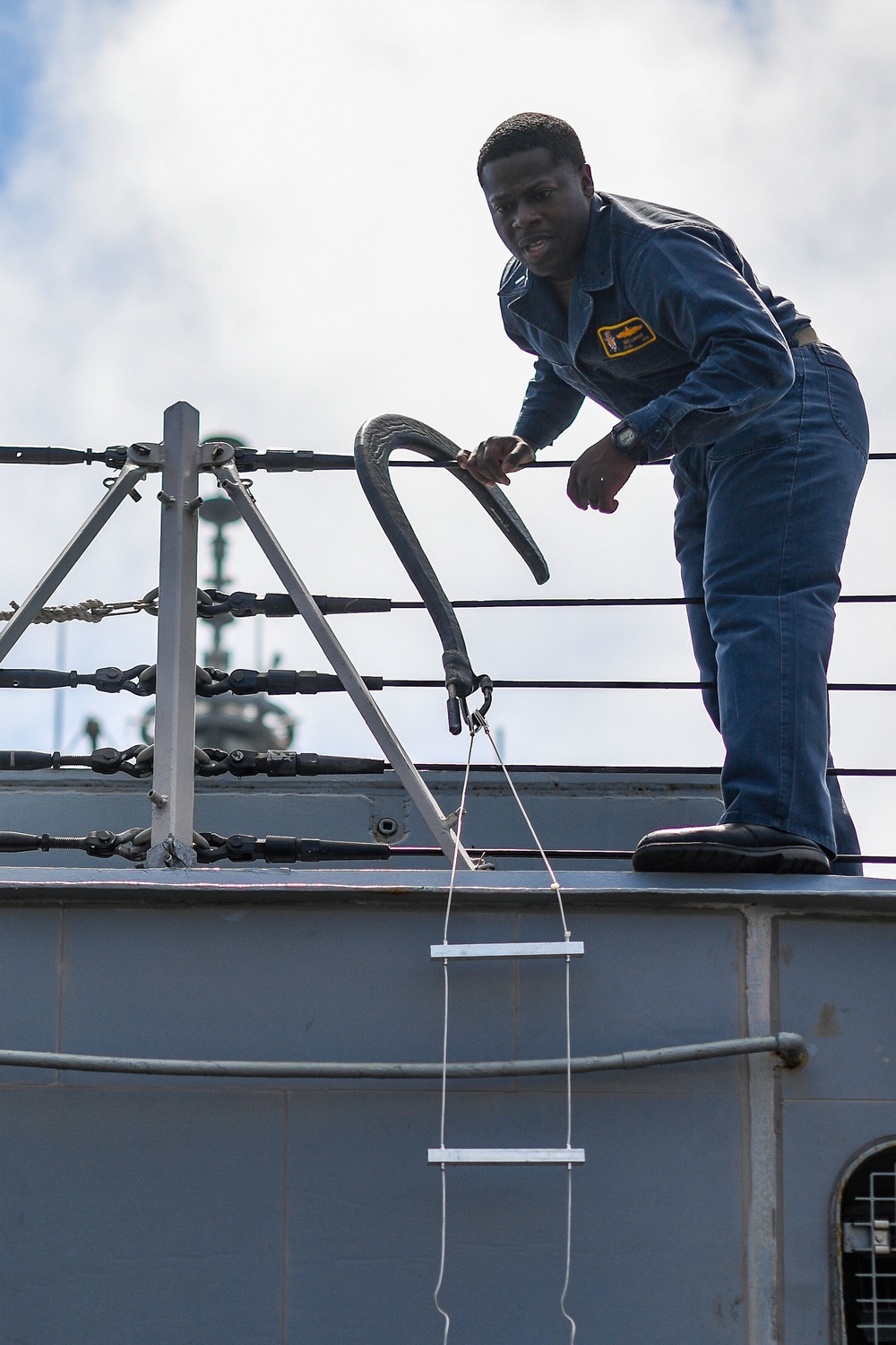 USS Russell (DDG 59)