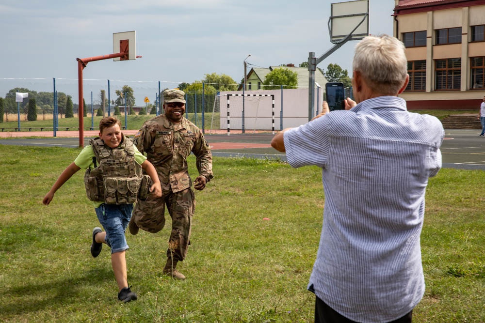 Battle Group Poland continues community outreach in Poland
