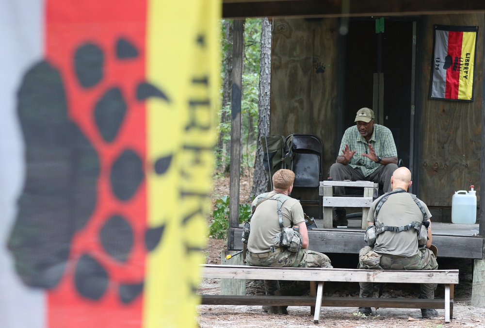 Special Forces Candidates Tested During Robin Sage