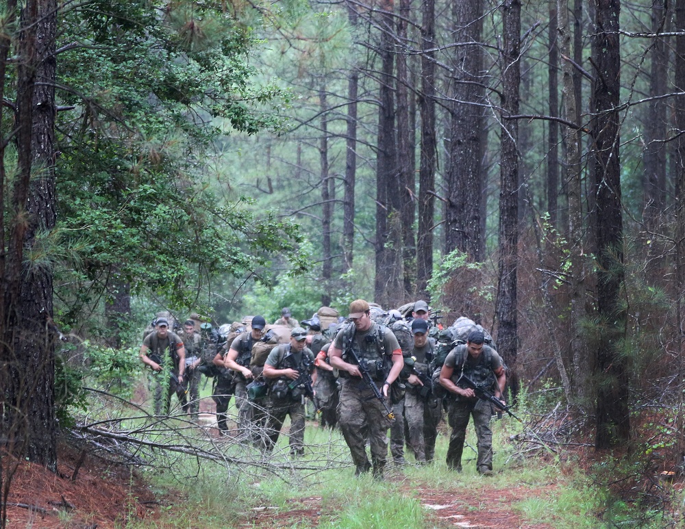 Special Forces Candidates Tested During Robin Sage