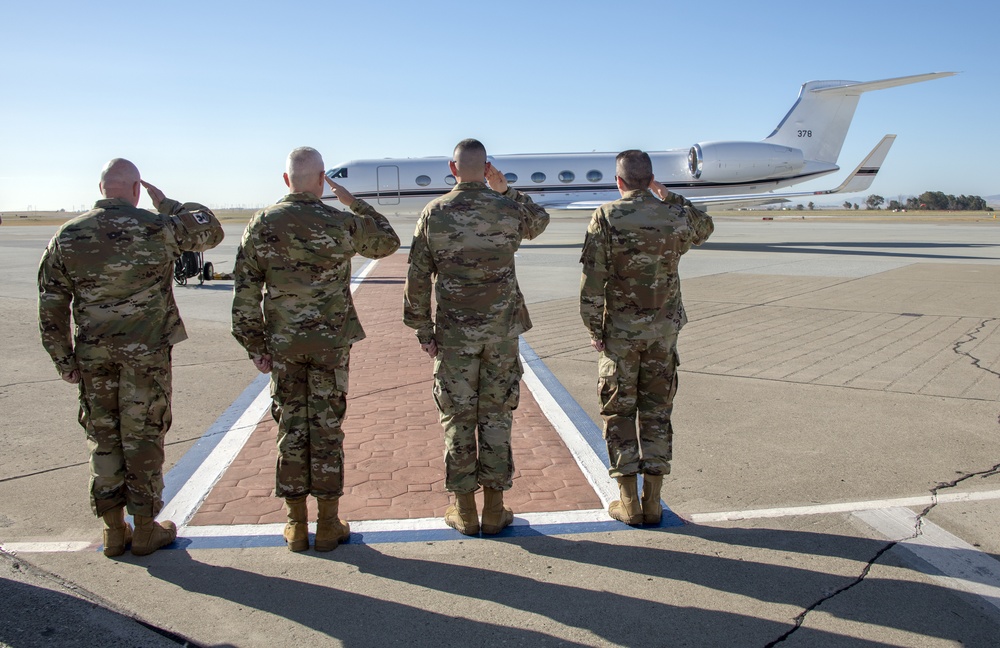 TRANSCOM Gen. Lyons visits Travis AFB