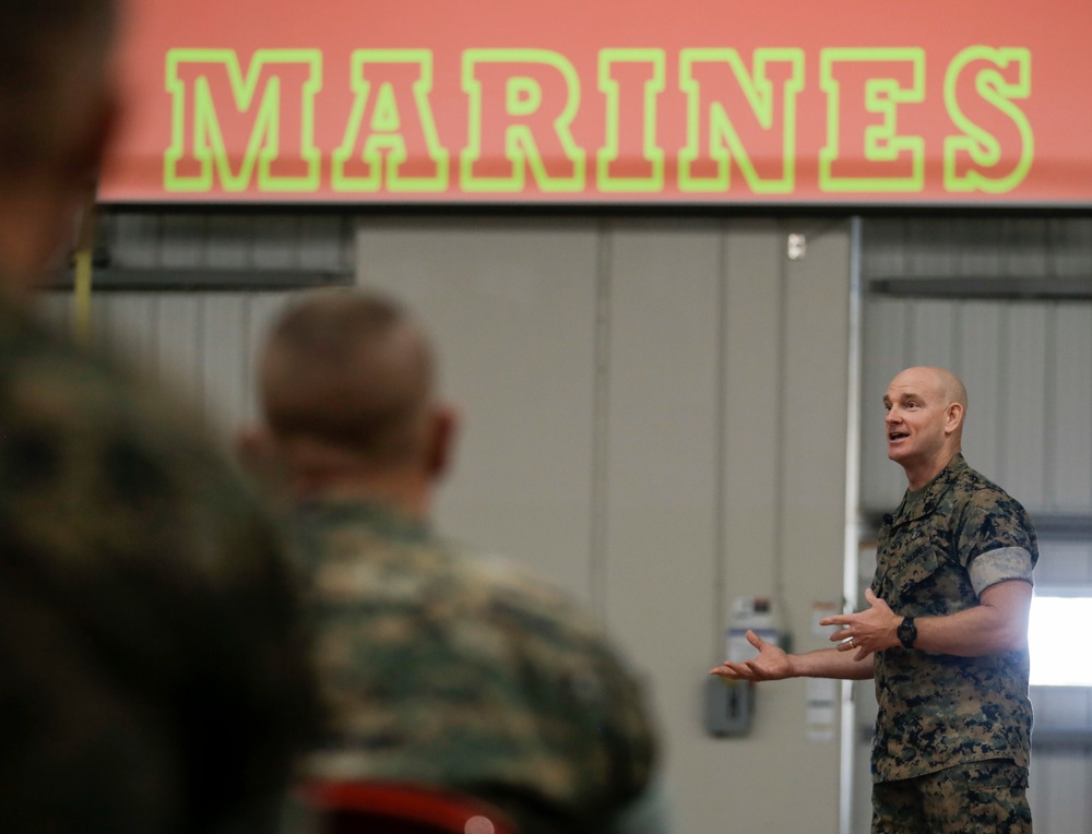 Commandant visits MCRD Parris Island