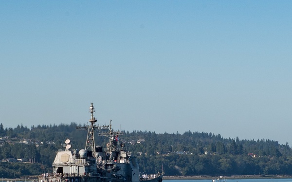 U.S. Navy Ships Depart Naval Station Everett for Seattle Seafair 2019