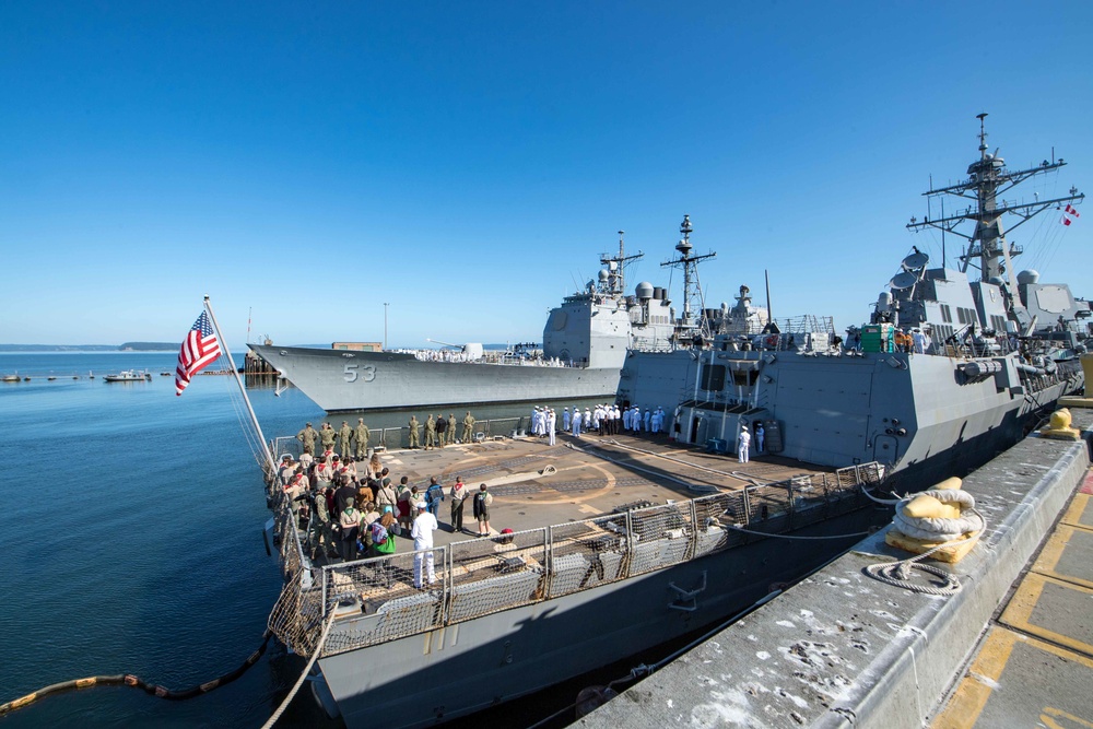 DVIDS Images U.S. Navy Ships Depart Naval Station Everett for