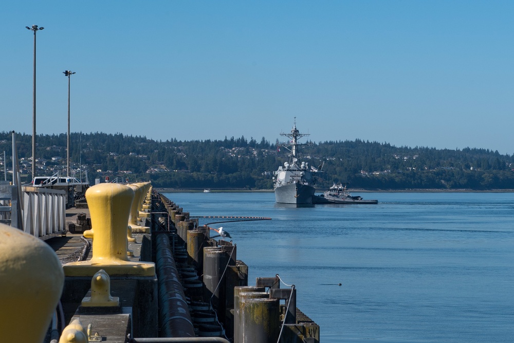 U.S. Navy Ships Depart Naval Station Everett for Seattle Seafair 2019