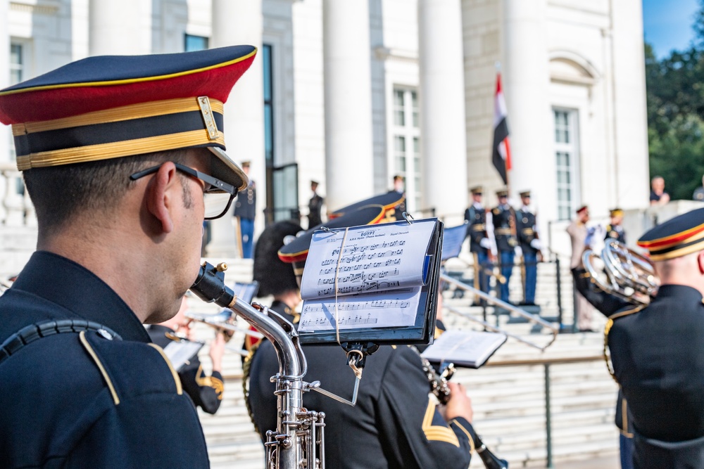 Egyptian Minister of Defense Gen. Mohamed Zaki Participates in an Armed Forces Full Honors Wreath-Laying Ceremony at the Tomb of the Unknown Soldier