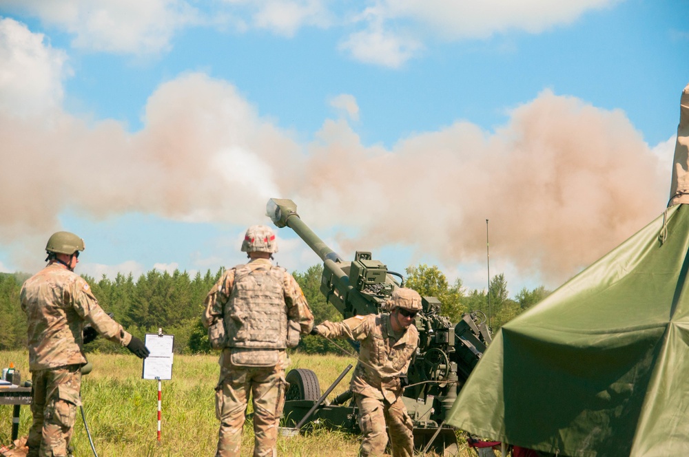 Students fire M777 A2 Howitzer