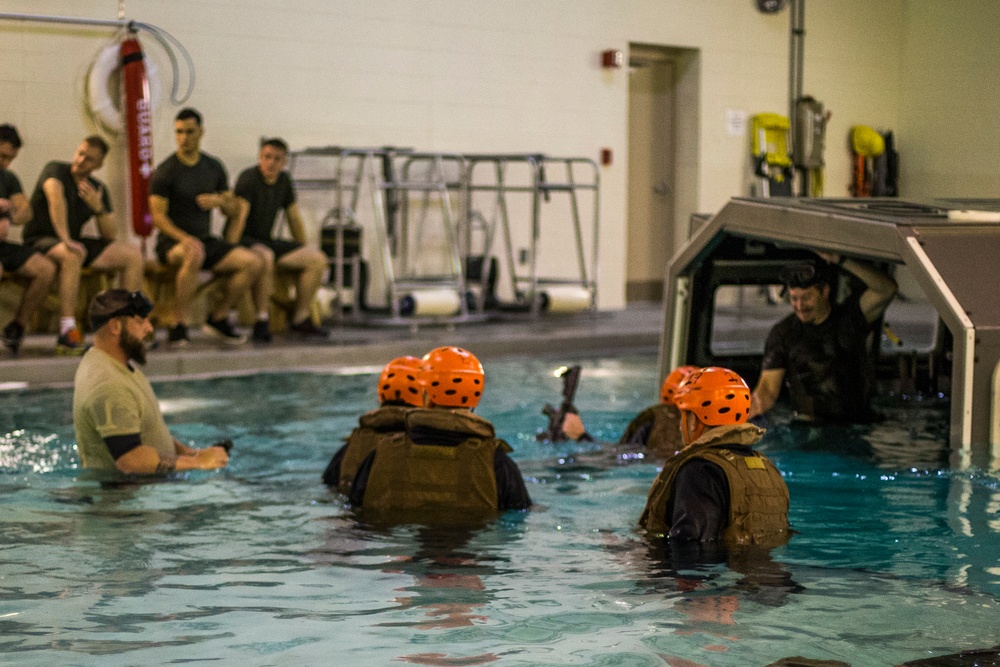 26th Marine Expeditionary Unit Conducts Helo Dunker