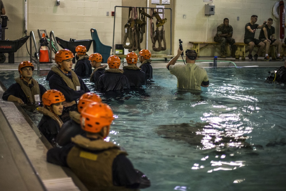 26th Marine Expeditionary Unit Conducts Helo Dunker