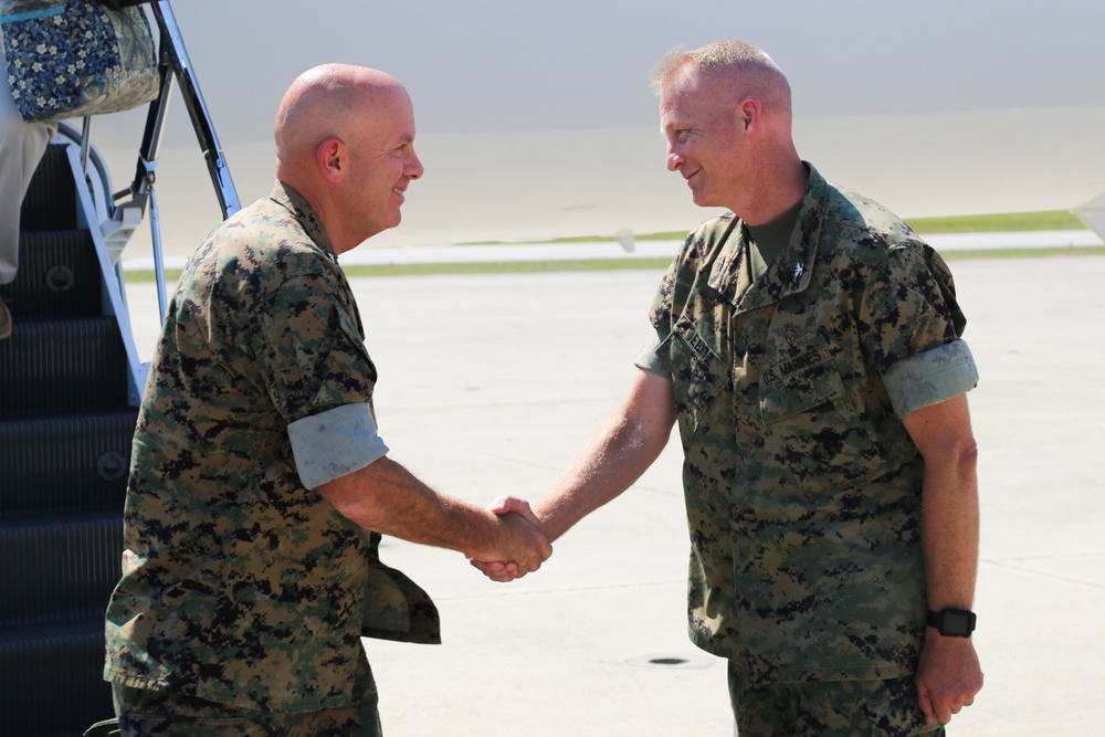 Commandant and Sergeant Major of Marine Corps visit New River, Lejeune