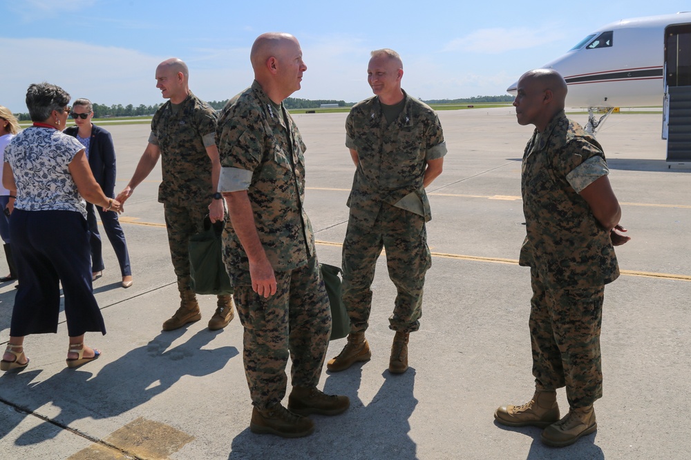 Commandant and Sergeant Major of Marine Corps visit New River, Lejeune