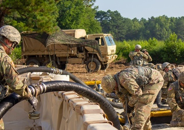 960th Quartermaster Company Soldiers Breakdown Pump Station