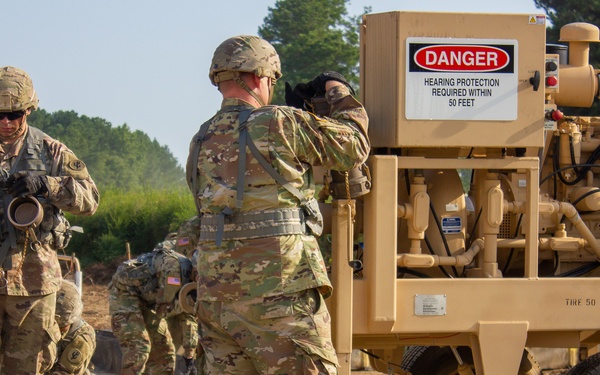 960th Quartermaster Company Soldiers Breakdown Pump Station