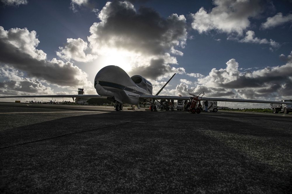 Global Hawk takes off from MCAS Kaneohe Bay