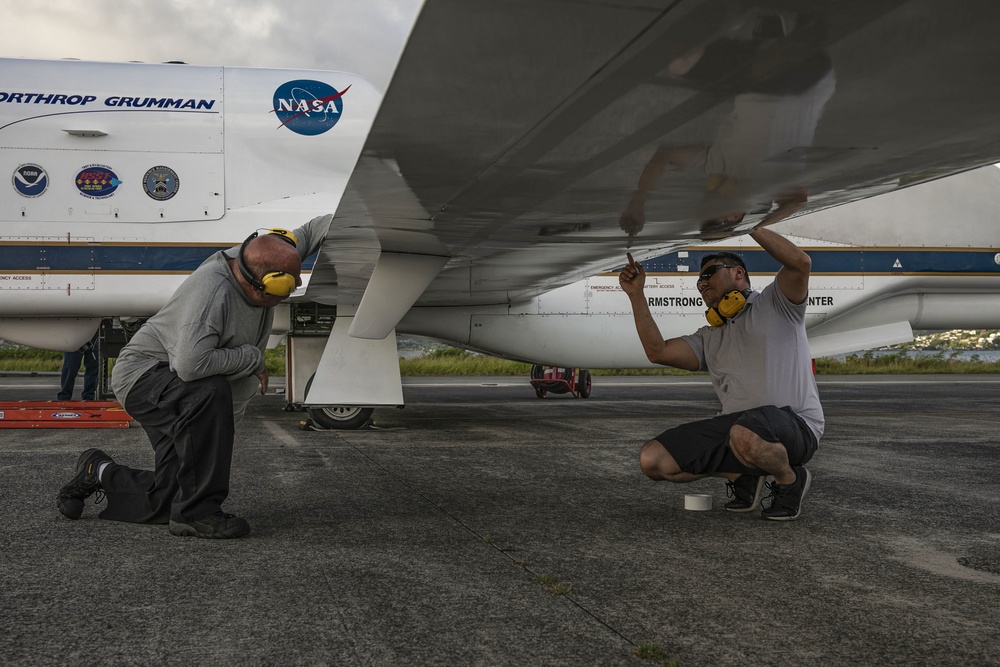 Global Hawk takes off from MCAS Kaneohe Bay