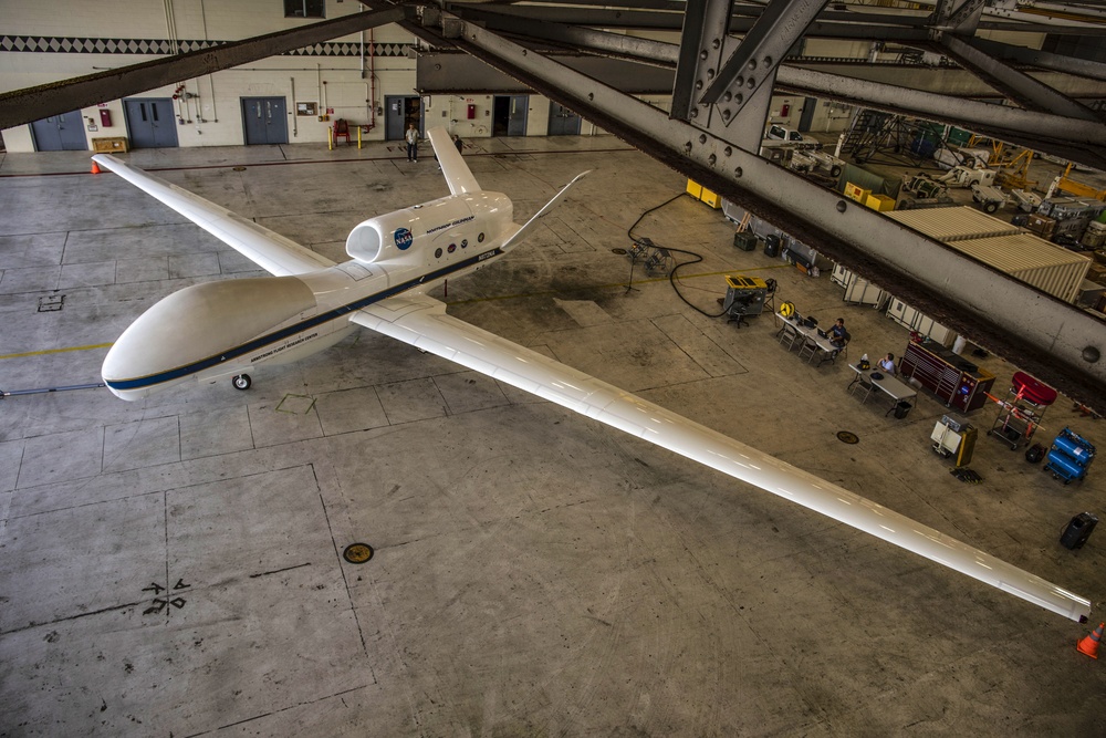 Global Hawk takes off from MCAS Kaneohe Bay