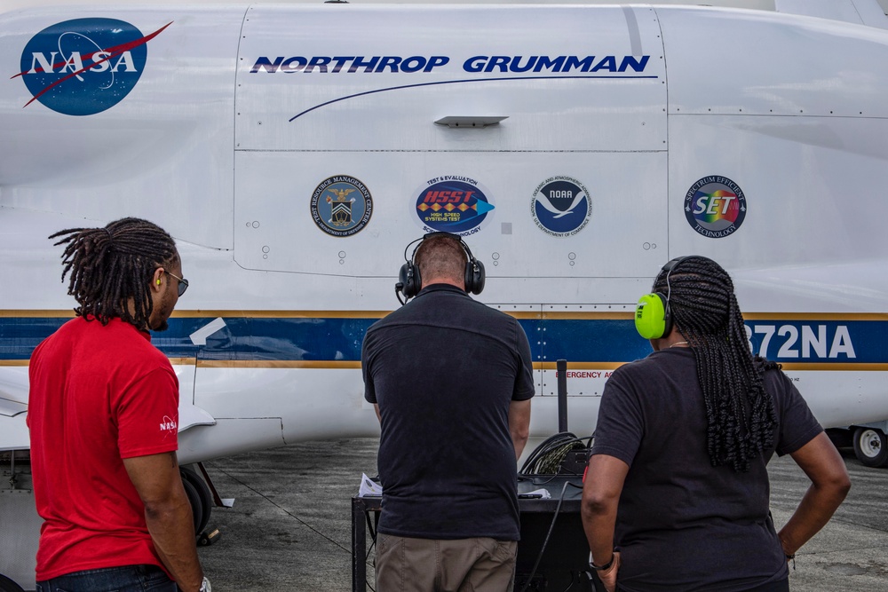 Global Hawk takes off from MCAS Kaneohe Bay