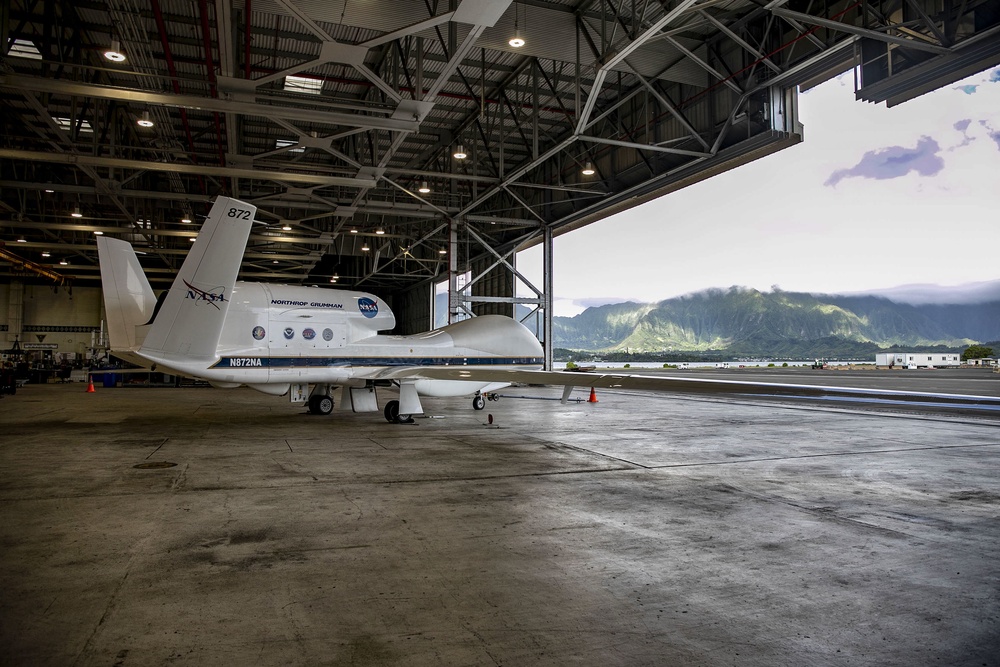 Global Hawk takes off from MCAS Kaneohe Bay