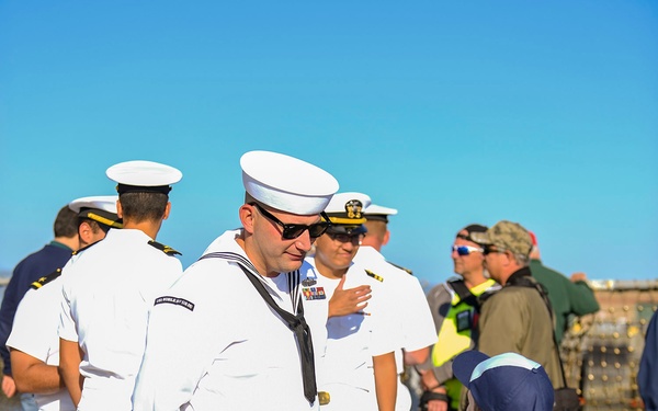 Parade of Ships Kicks off 70th Annual Seattle Seafair Fleet Week