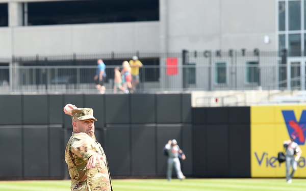 Chicago-based Soldiers represent Army Reserve at American Association of Independent Professional Baseball game