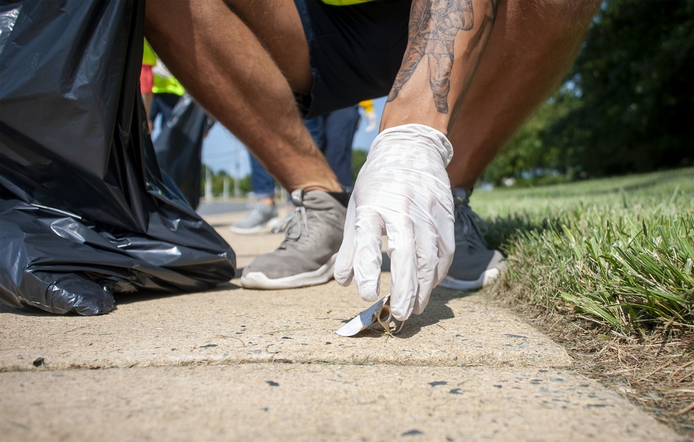 NRD Philadelphia JSA members particiapte in Adopt-A-Highway cleanup