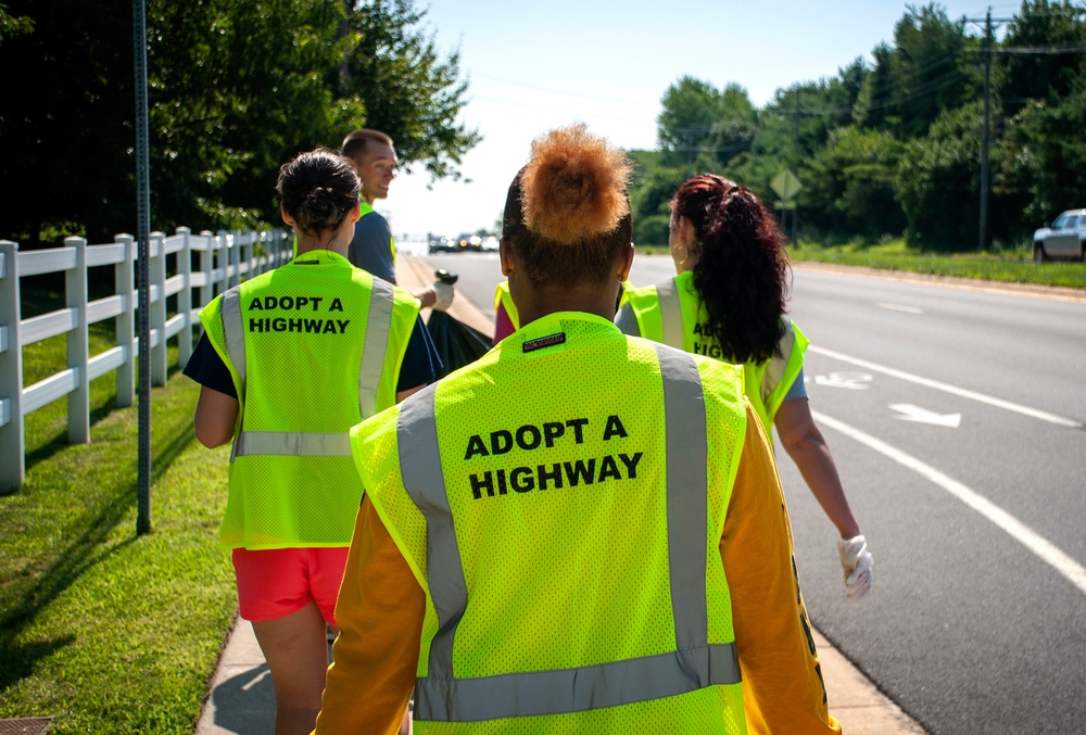 NRD Philadelphia JSA members particiapte in Adopt-A-Highway cleanup
