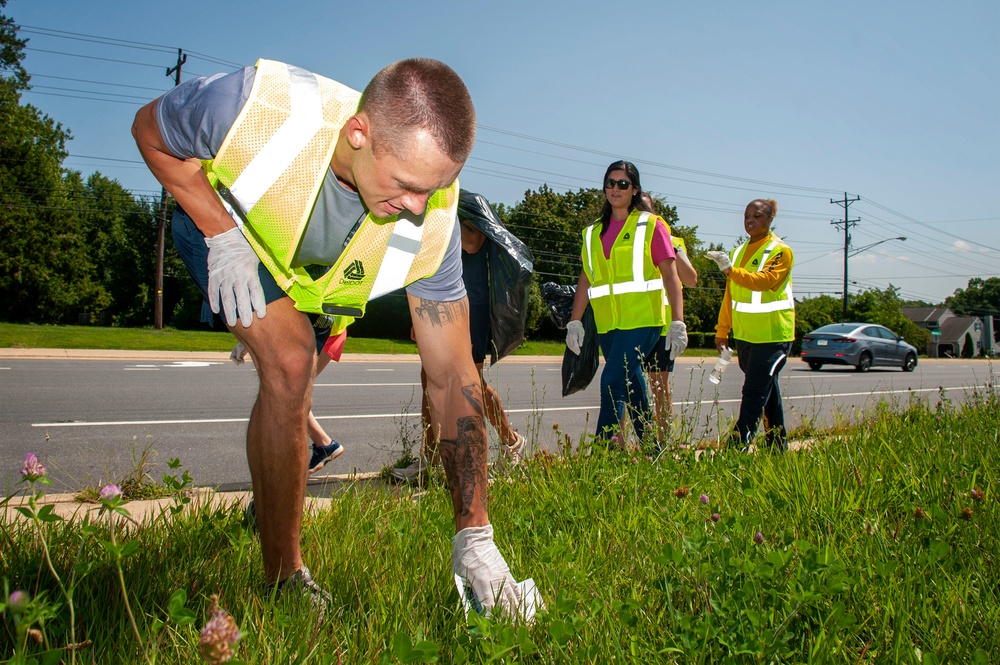 NRD Philadelphia JSA members particiapte in Adopt-A-Highway cleanup