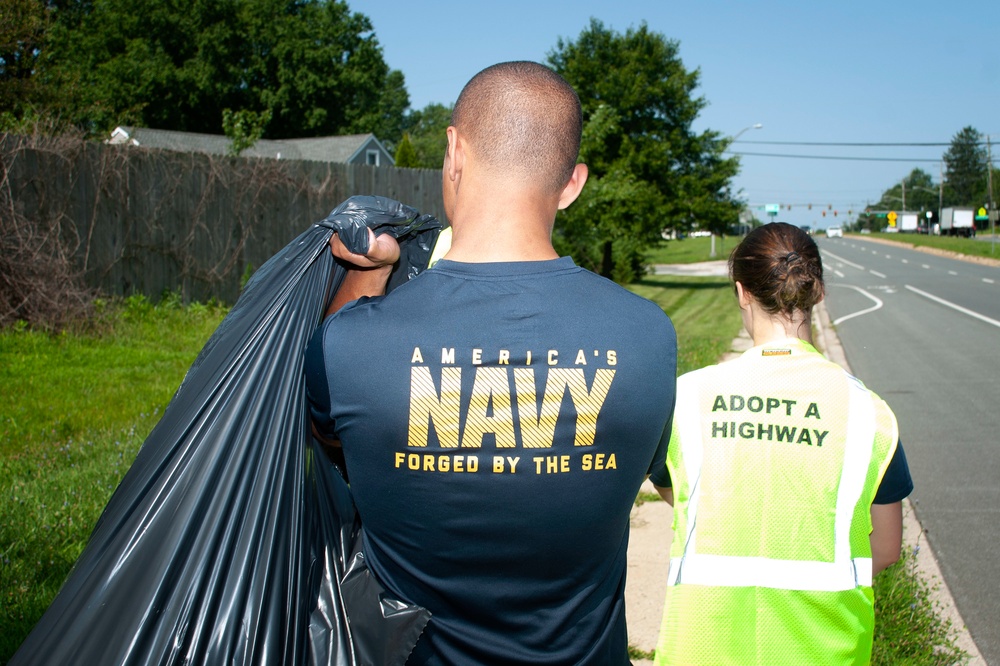 NRD Philadelphia JSA members particiapte in Adopt-A-Highway cleanup