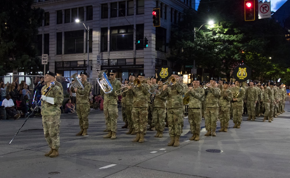 JBLM Soldiers March in Seafair Torchlight Parade