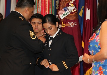 The 44th Surgeon General of the Army and Commanding General of US Army’s Medical Command Lieutenant General Nadja West conducted the Oath of Office for SFC Teniente promoting her to 2nd Lieutenant.