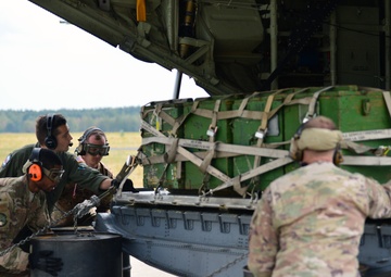 435th CRS teaches offload methods in Poland