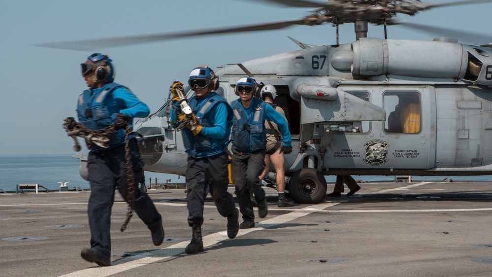 Moving Marines by Sea and Air aboard the USS Harpers Ferry