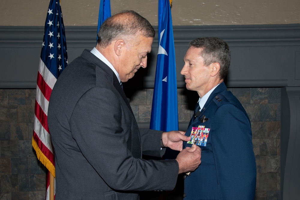 Maj Gen Rothstein receives Distinguished Service Medal