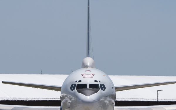 E-6B Landing