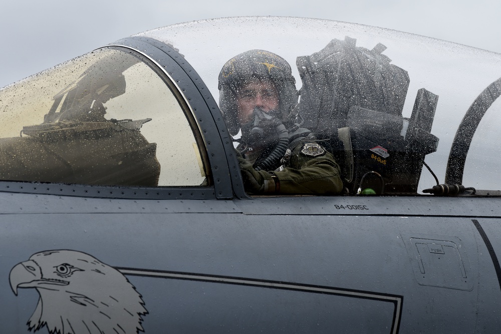 Kent completes final flight as Liberty Wing vice commander