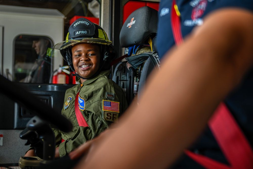 Second Lt. Stringer becomes newest member of 910th AW family