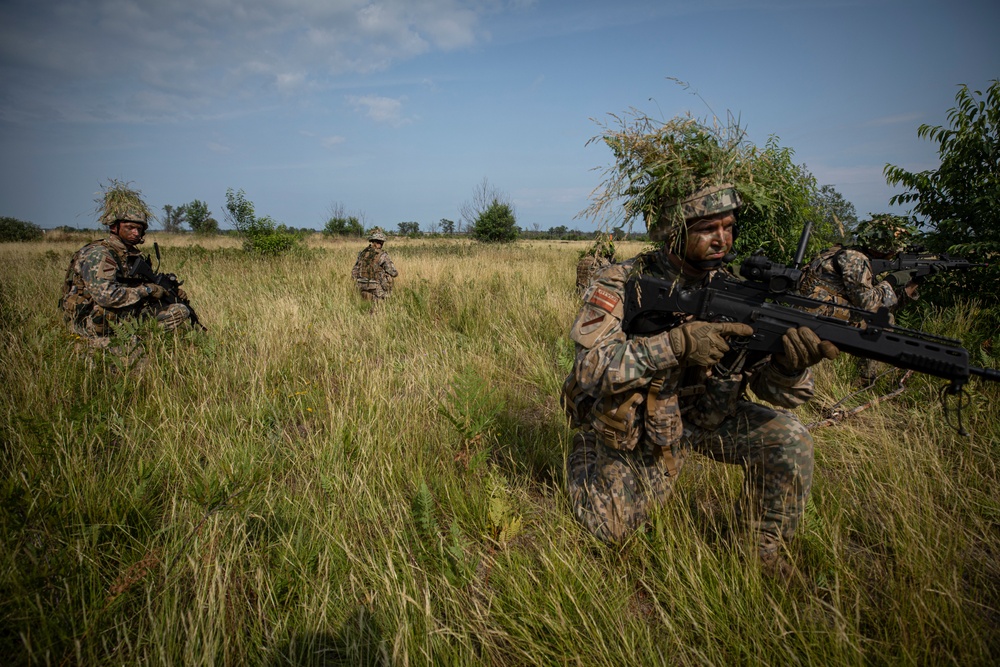 DVIDS - Images - Oklahoma National Guard troops train with Latvian ...